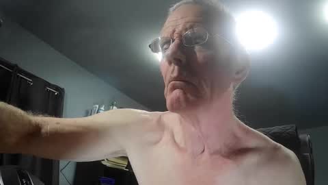 fantasyresort online show from 11-17-25, 04:07