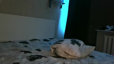 Kira online show from 04-19-26, 11:40