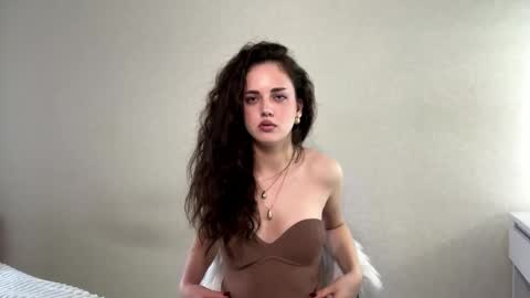 Mia online show from 06-09-26, 03:45