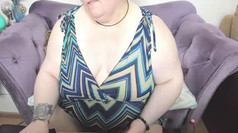 fashiona online show from 12-17-25, 09:54