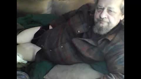 HoneyCumJuice4U online show from 12-17-25, 10:27