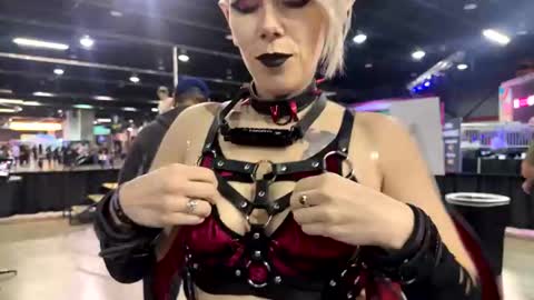  Lily  Waifu  online show from 04-10-26, 10:58