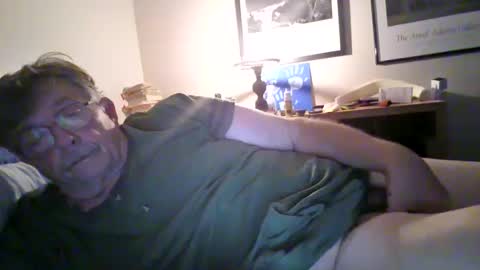 Snapshot of fatdickad chatting on 10-06-25, 06:33 fatdickad online show from 10-06-25, 06:33