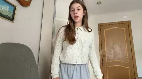Snapshot of fawnmcgorry chatting on 08-06-26, 05:53 Emily online show from 08-06-26, 05:53