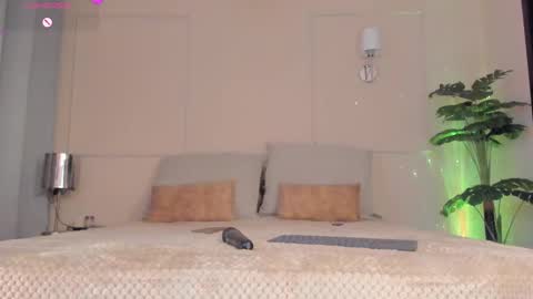 Snapshot of fay_miller2 chatting on 10-02-25, 12:17 welcome to my world  online show from 10-02-25, 12:17