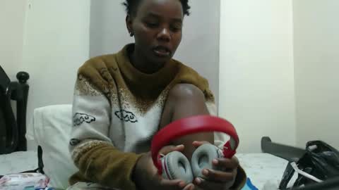 fayrie1 online show from 10-05-25, 04:33