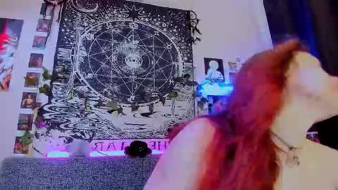 Snapshot of fearlessdiva_x chatting on 06-18-26, 02:23 Diva online show from 06-18-26, 02:23