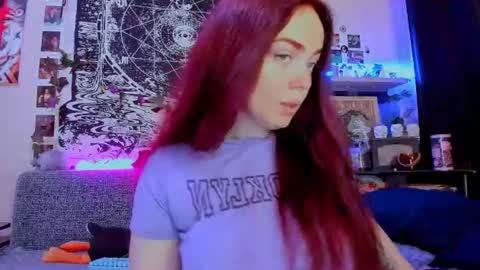Snapshot of fearlessdiva_x chatting on 06-29-26, 02:40 Diva online show from 06-29-26, 02:40