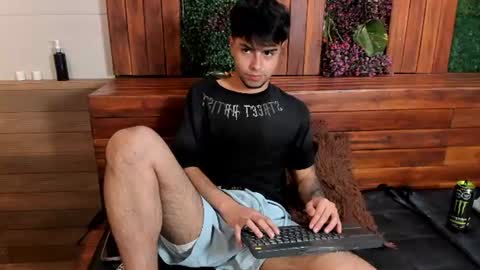 Snapshot of fedeviale chatting on 07-05-26, 04:19 Fede online show from 07-05-26, 04:19