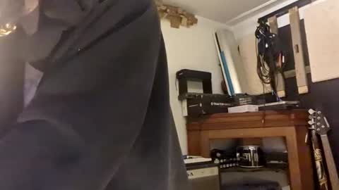 Snapshot of feelfemdom chatting on 01-26-25, 08:34 feelfemdom online show from 01-26-25, 08:34