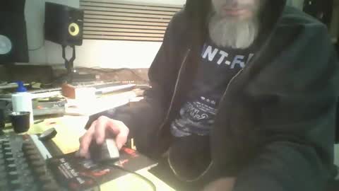 Snapshot of feelfemdom chatting on 03-01-25, 06:13 feelfemdom online show from 03-01-25, 06:13