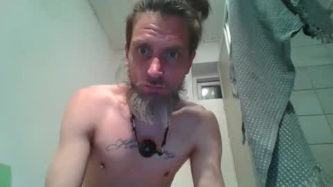 Snapshot of feelfemdom chatting on 10-19-25, 10:43 feelfemdom online show from 10-19-25, 10:43