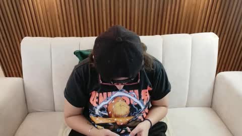 Feelena online show from 02-17-26, 04:46