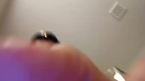 Snapshot of feelsbomber chatting on 01-27-25, 06:09 feelsbomber online show from 01-27-25, 06:09