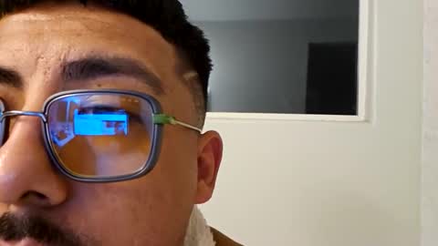 Snapshot of feelsbomber chatting on 11-10-25, 06:56 feelsbomber online show from 11-10-25, 06:56