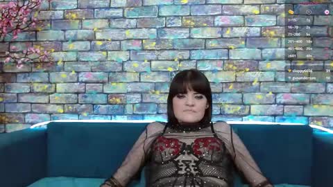 Snapshot of feelsgoodwoman chatting on 12-12-24, 11:14 Laura online show from 12-12-24, 11:14