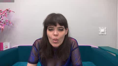 Snapshot of feelsgoodwoman chatting on 05-03-26, 08:53 Laura online show from 05-03-26, 08:53