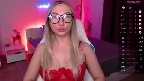 Snapshot of feelxsense chatting on 01-07-26, 07:11 Miss online show from 01-07-26, 07:11