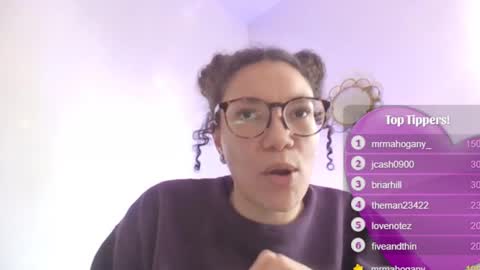 Snapshot of feetnymph chatting on 01-15-25, 04:21 Soley online show from 01-15-25, 04:21