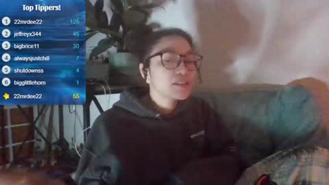 Snapshot of feetnymph chatting on 01-25-25, 07:06 Soley online show from 01-25-25, 07:06