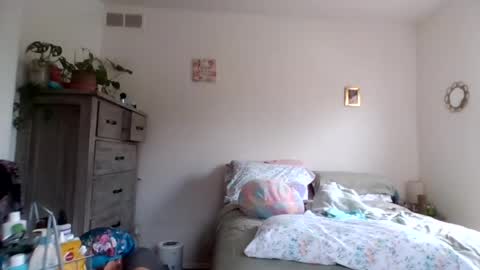 Soley online show from 06-12-26, 03:44