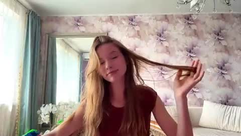 Snapshot of felicevarady chatting on 07-25-26, 10:57 Aphrodite online show from 07-25-26, 10:57