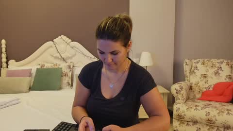 FeliciaKrige online show from 01-23-25, 10:11