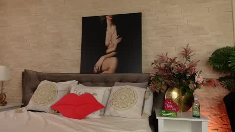 FeliciaKrige online show from 04-09-26, 08:25