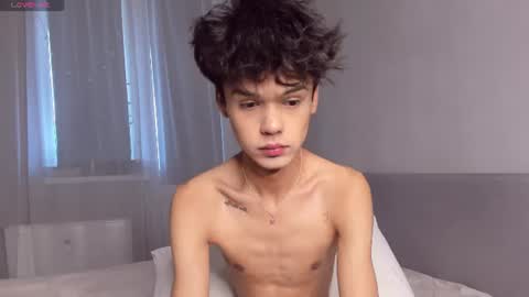 Snapshot of felix_rey chatting on 06-22-26, 11:51 Felix online show from 06-22-26, 11:51
