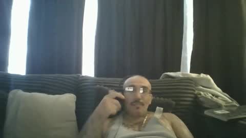 Snapshot of felixrlarios25 chatting on 05-08-26, 06:35 felixrlarios25 online show from 05-08-26, 06:35