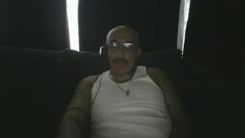 Snapshot of felixrlarios25 chatting on 05-13-26, 03:20 felixrlarios25 online show from 05-13-26, 03:20