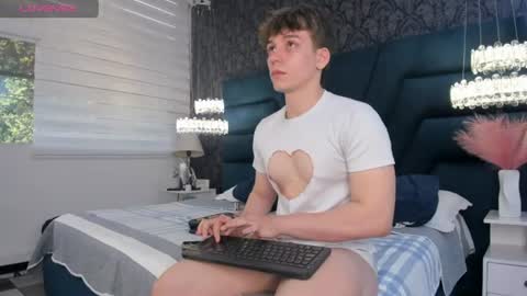 Femboy Max online show from 06-19-26, 11:36