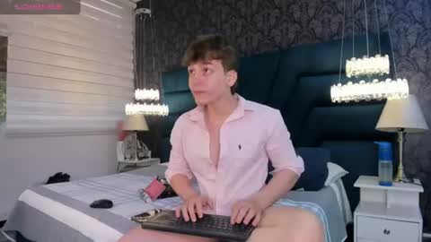 Femboy Max online show from 06-25-26, 11:48