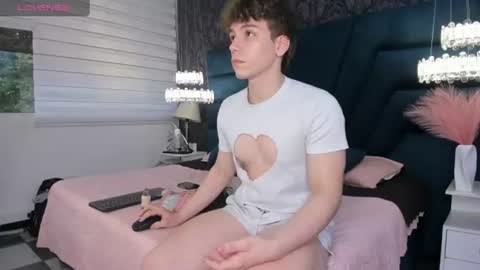 Femboy Max online show from 07-03-26, 12:00