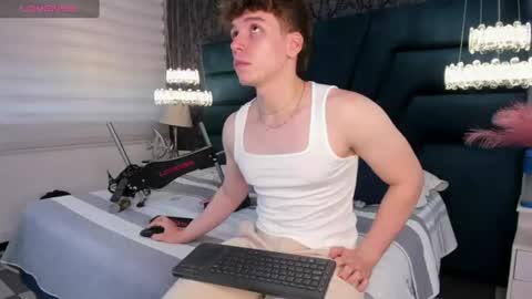 Femboy Max online show from 07-11-26, 11:46