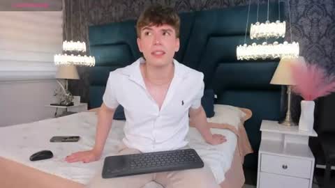 Femboy Max online show from 07-17-26, 12:34