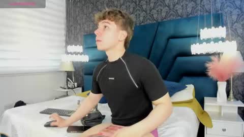 Femboy Max online show from 07-27-26, 12:12
