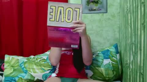 feminine_tsx online show from 01-16-25, 12:02