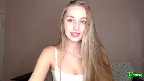 Snapshot of femkedejager chatting on 06-21-26, 08:00 Femke online show from 06-21-26, 08:00