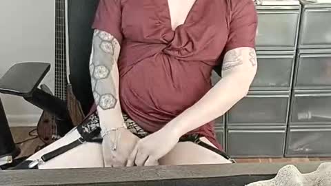 femme_mystique online show from 11-11-25, 06:41