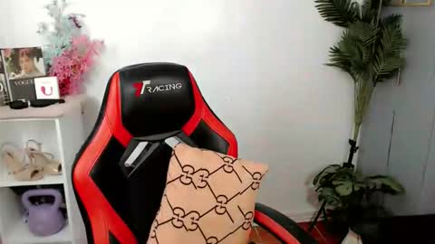 YOUR BEAUTIFUL ASIANFHEMY online show from 05-01-26, 12:26