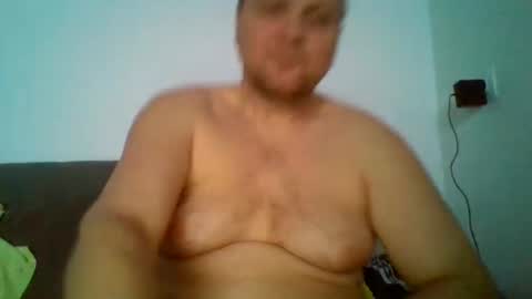 Snapshot of ferkooo111 chatting on 12-24-24, 05:27 Dorotheo online show from 12-24-24, 05:27