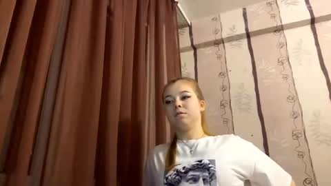 Snapshot of fernandamathson chatting on 10-17-25, 05:04 fernandamathson online show from 10-17-25, 05:04