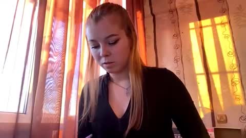Snapshot of fernandamathson chatting on 10-18-25, 11:00 fernandamathson online show from 10-18-25, 11:00