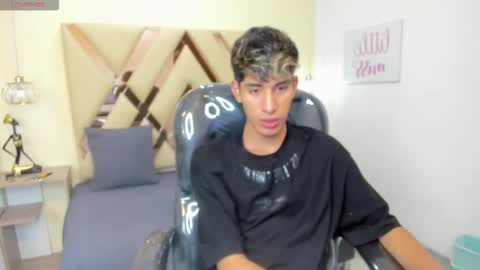 FER PHOENIX online show from 10-23-25, 06:02