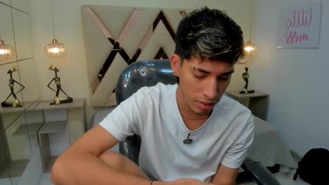 FER PHOENIX online show from 02-11-26, 03:11