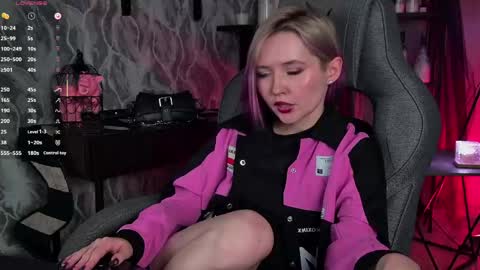 Rey online show from 04-18-26, 07:07