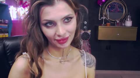 Sarah online show from 03-11-25, 10:42