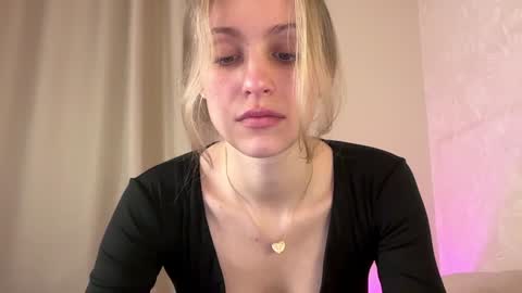 Snapshot of fflloowweerr chatting on 01-15-25, 10:49 Lisa online show from 01-15-25, 10:49