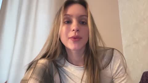 Snapshot of fflloowweerr chatting on 02-03-25, 08:57 Lisa online show from 02-03-25, 08:57